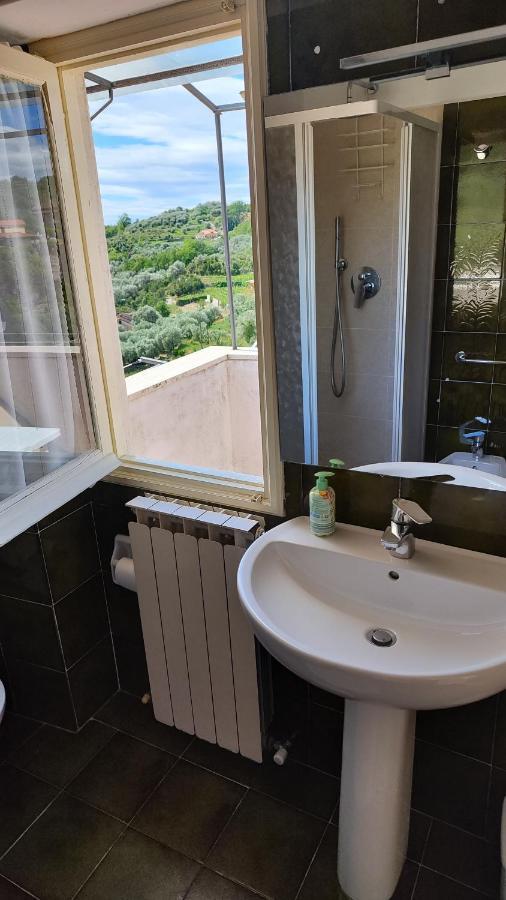 Countryhouse Traversa Du Furnu Imperia Bagian luar foto