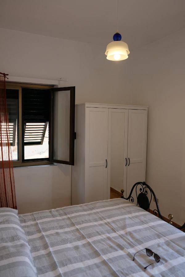 Countryhouse Traversa Du Furnu Imperia Bagian luar foto